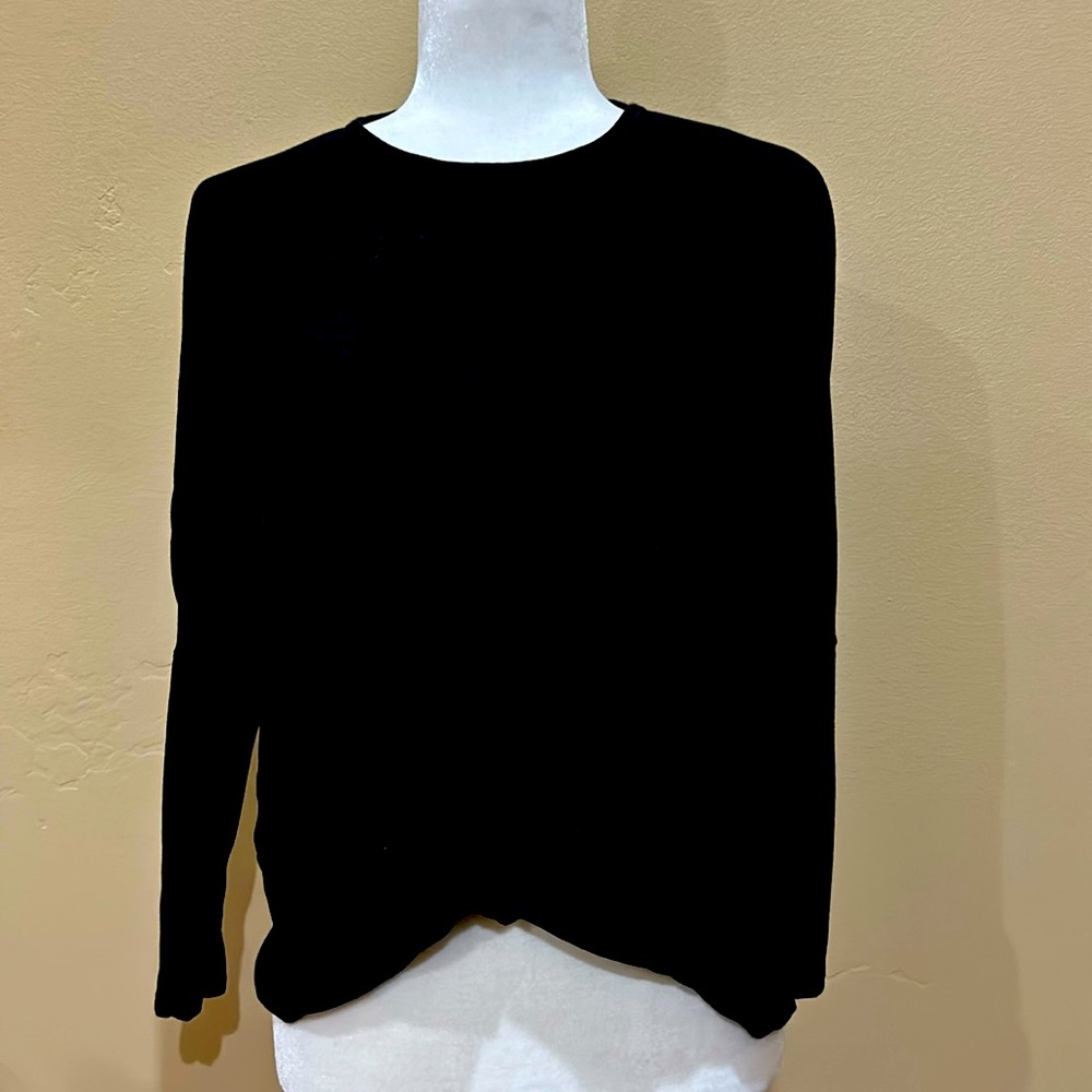 Cute, knitted front, cotton top.